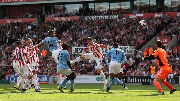 javigarciagoal20120915 576x324 - City drop points at Stoke