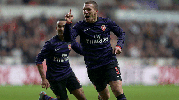 Lukas Podolski celeb Arsenal v Swansea 