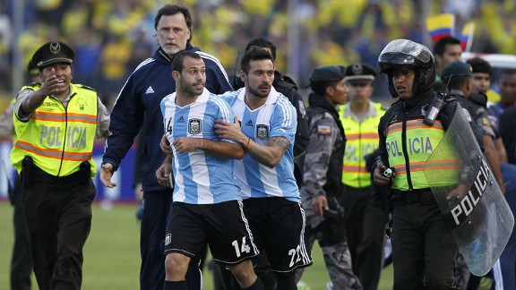 Javier Mascherano red card Argentina Ecuador