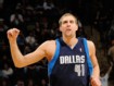 Nowitzki leads Mavericks Past Struggling Spurs