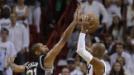 Triple de Allen mantiene caliente al Heat
