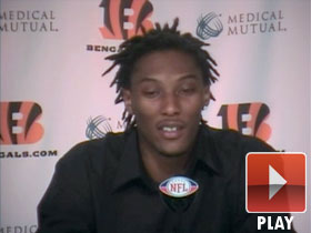 Bengals sign Henry
