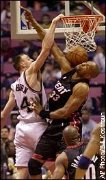 Keith Van Horn and Alonzo Mourning