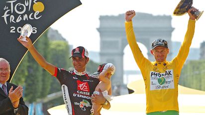 Oscar Pereiro, left, and Floyd Landis.