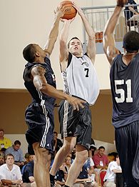 Hoping for bigger Magic role, Redick comes out shooting