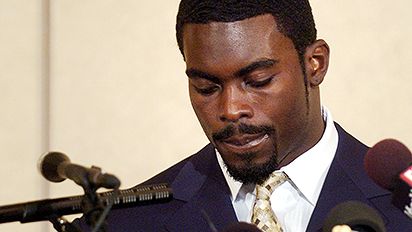 http://assets.espn.go.com/photo/2007/0827/nfl_g_vick2_412.jpg