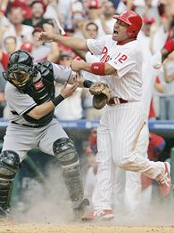 88 Philadelphia Phillies Tadahito Iguchi Photos & High Res Pictures - Getty  Images