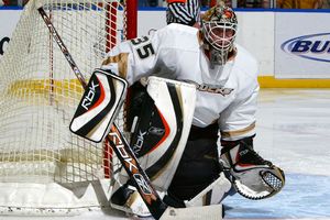 nhl_g_giguere_300.jpg 
