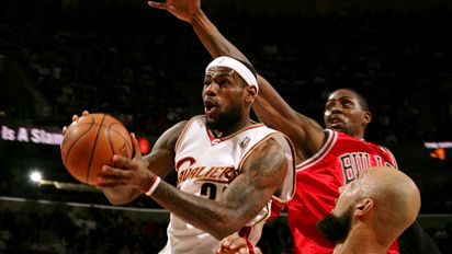 nba_g_james_412.jpg