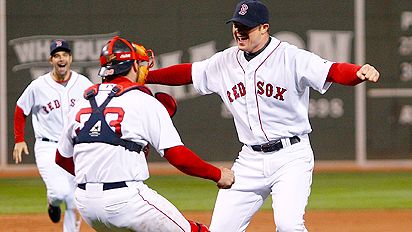 mlb_g_lester_celebrate2_412.jpg