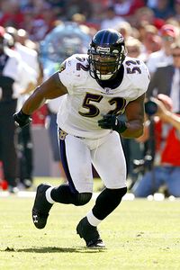 Baltimore Ravens middle linebacker Ray Lewis was voted the second smartest defensive player in an ESPN poll of 31 NFL coaches.