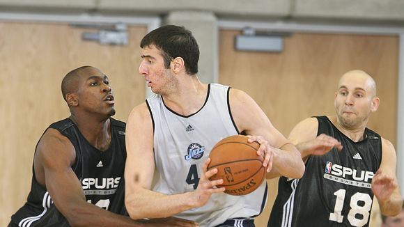 nba_g_koufos1_580.jpg