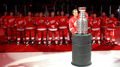 nhl_g_redwingscup_412.jpg