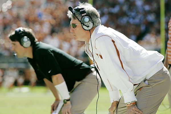 Muschamp practicing the Mack stance