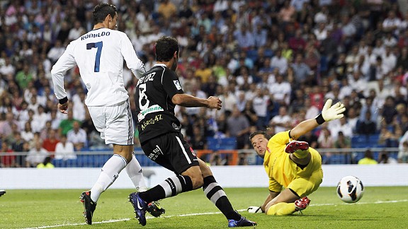 cristianoronaldoscores20120902_576x324.jpg