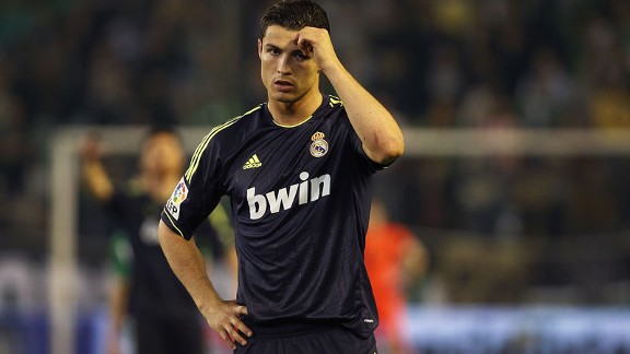 cristianoronaldowoe20121122_576x324.jpg