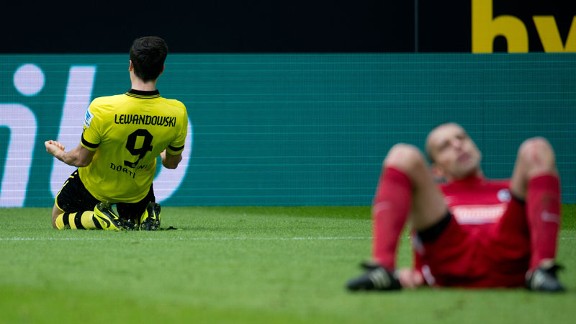 robertlewandowskicelebvfreiburg20130316_576x324.jpg