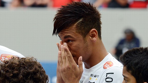 neymartearssantosfarewell20130526_576x324.jpg