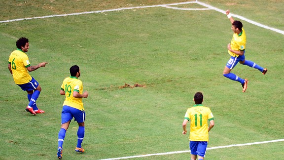 neymarjumpcelebvjpn20130615_576x324.jpg
