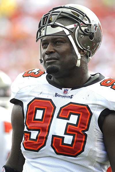 Former Bucs defensive lineman Kevin Carter is still unemployed, one of many smaller moves Bucs general manager Mark Dominik got right.